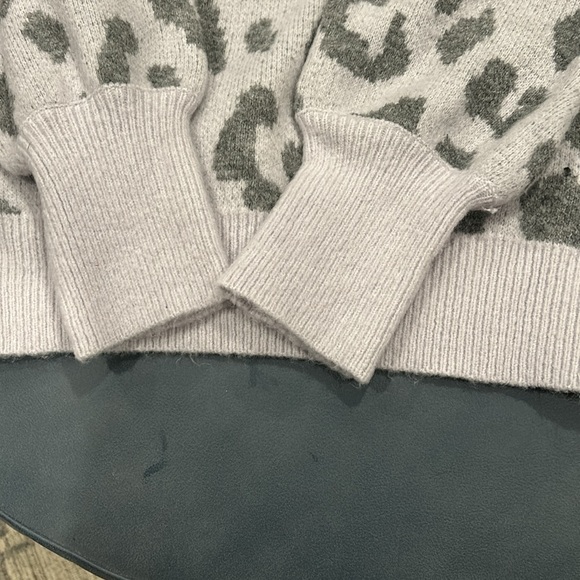 Gray pattern sweater - Picture 5 of 5